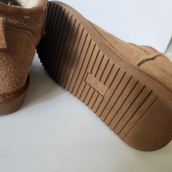 Steve Madden Cabin Tan Faux Fur Women's Cropped  Boots - Size 7.5 (38) - Picture 8 of 10